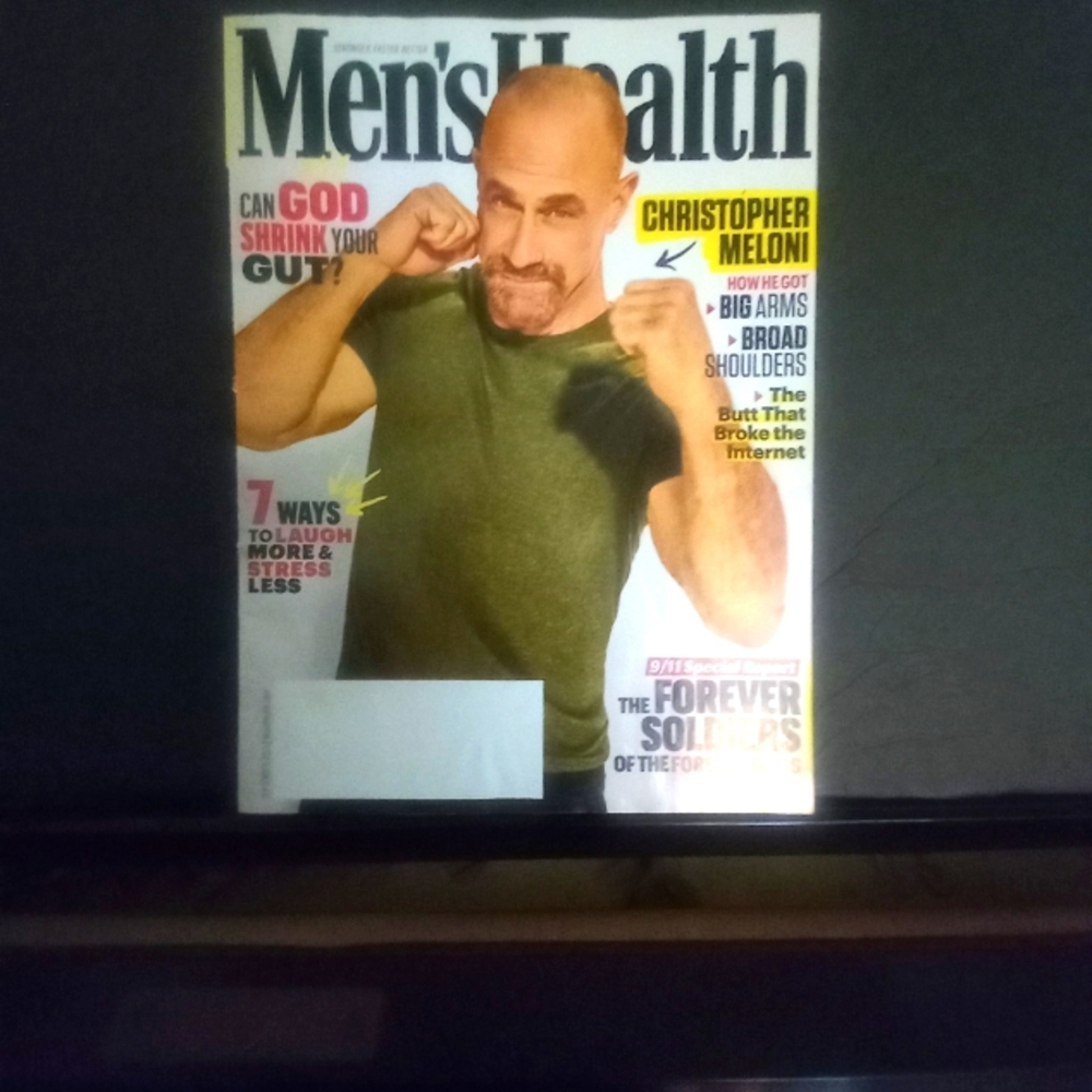 Vintage 2021 Chris Meloni MENS HEALTH